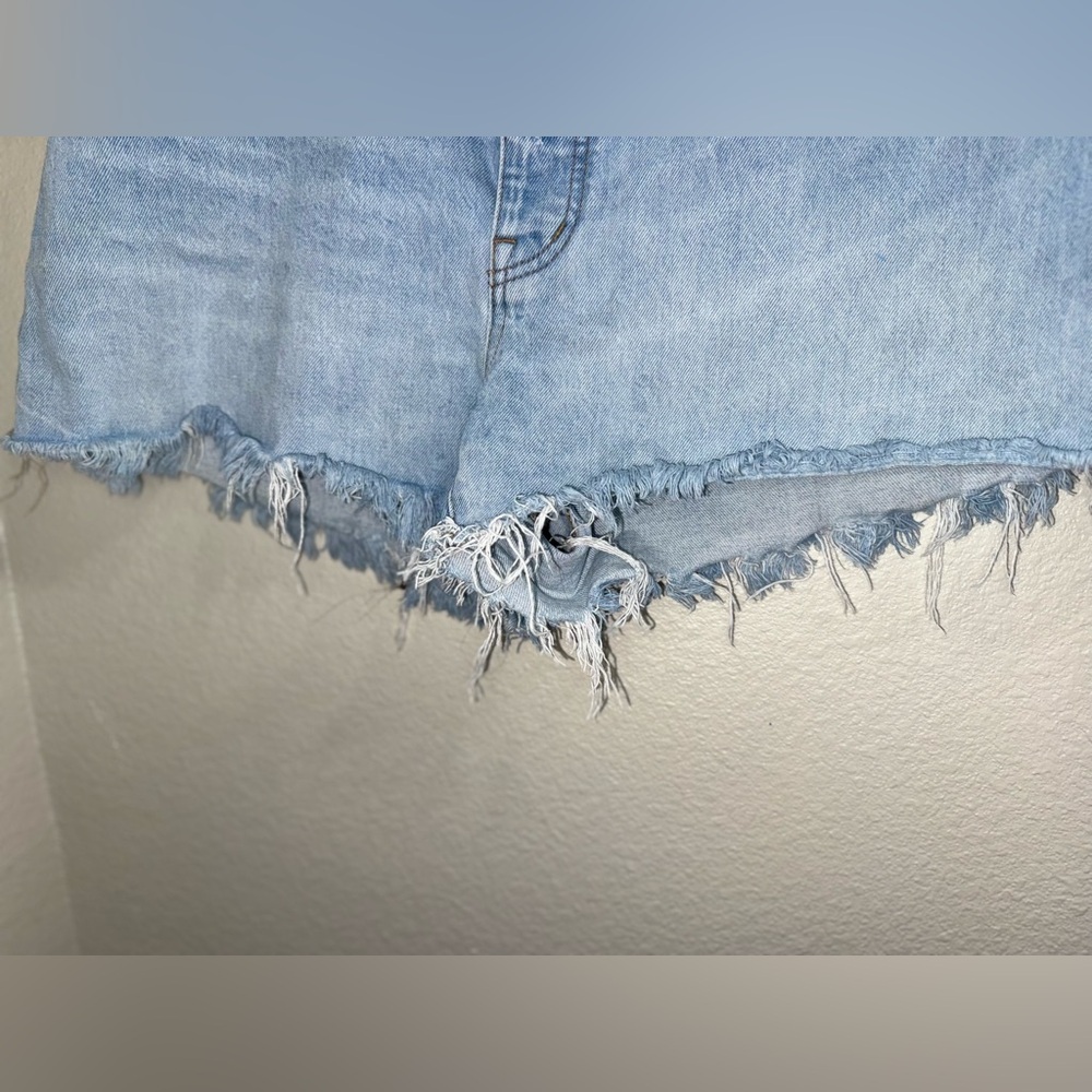 Madewell Curvy Relaxed Denim Light Wash Jean Shorts-‎ Size 30 - Picture 4 of 11